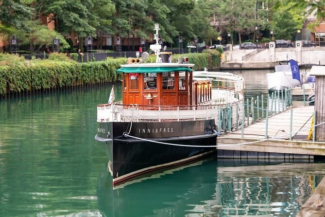 Chicago Architectural River Cruise - The river tells Chicago’s architectural story