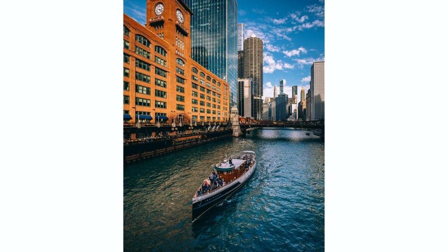 Chicago: Architecture Boat Tour with Drinks - Should you book this architecture boat tour?