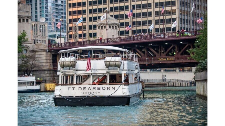 Chicago: Architecture Boat Tour with Drinks - Finding the boat at Ogden Slip