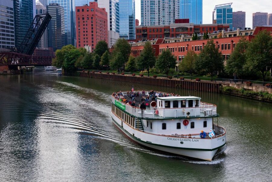 Chicago: Architecture Center Cruise on Chicago's First Lady - Picking the right time of day