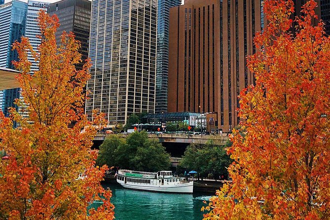 Chicago Architecture Center River Cruise aboard First Lady - Trump International Hotel and Tower: context matters