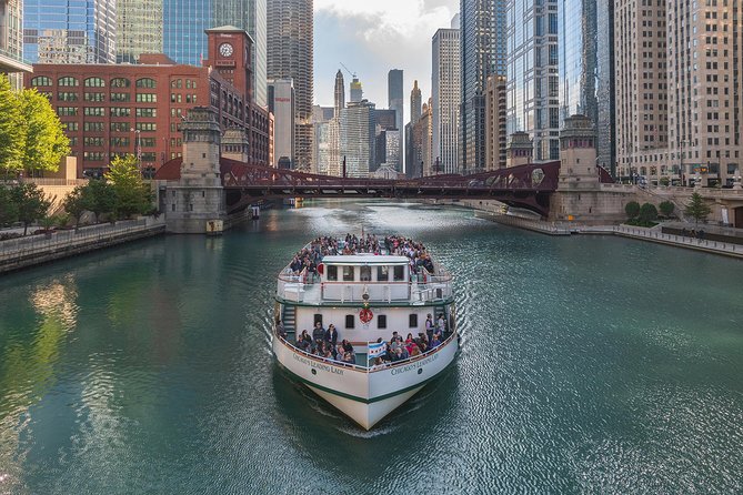 Chicago Architecture Center River Cruise aboard First Lady - Arriving at the First Lady dock