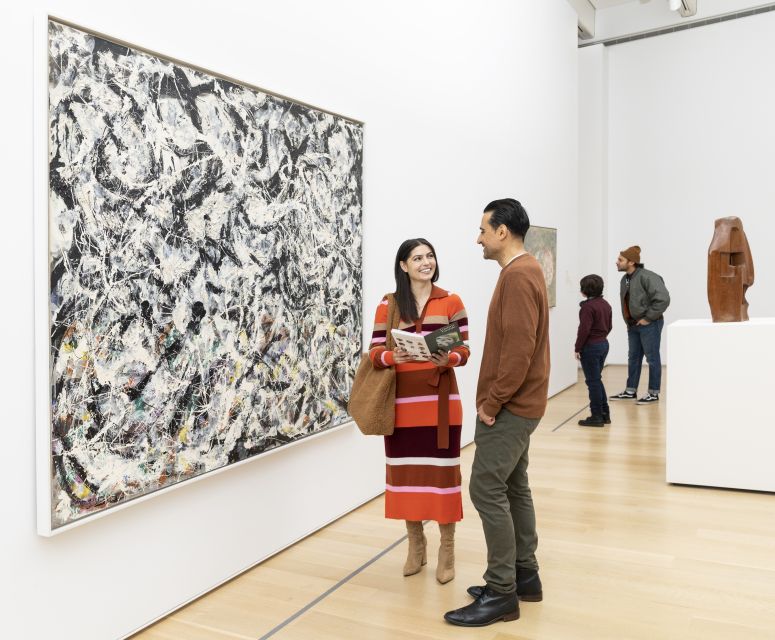 Chicago: Art Institute of Chicago Fast-Pass Ticket - The Thorne Miniature Rooms and Family Stops
