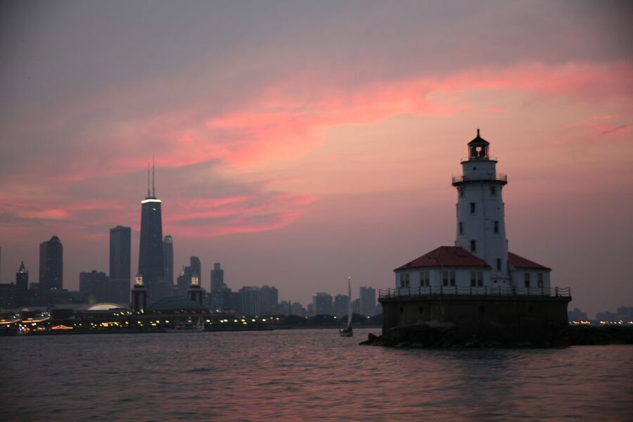 Chicago by Night River and Lake Cruise - Finding First Lady at Michigan Avenue