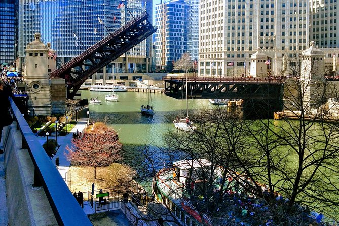 Chicago City Tour with Architecture River Cruise Option - Buckingham Fountain and the lakefront view