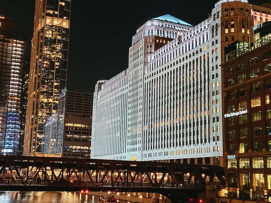 Chicago: Fireworks Cruise with Lake or River Viewing Options - Choosing the Lake Michigan fireworks cruise
