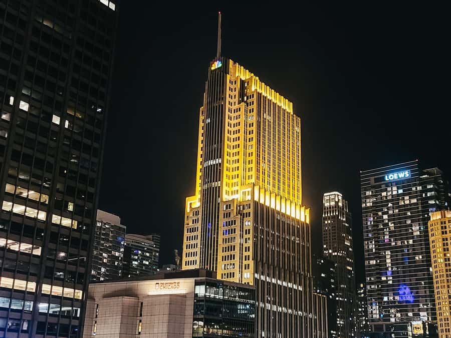 Chicago: Fireworks Cruise with Lake or River Viewing Options - Food, drinks, and onboard comfort
