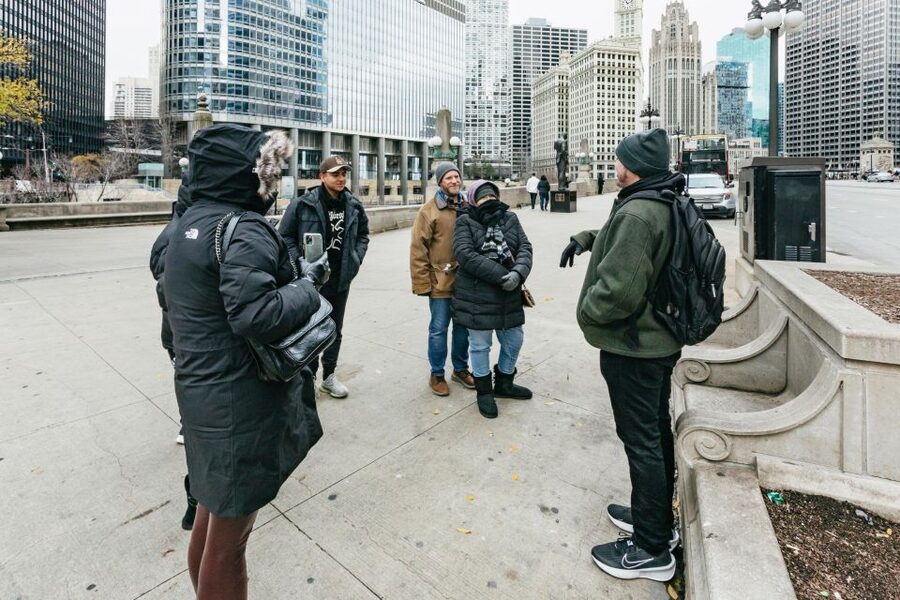 Chicago: Gangsters and Ghosts Guided Walking Tour - What the guides do best