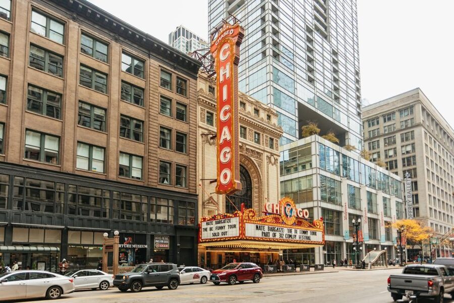 Chicago: Gangsters and Ghosts Guided Walking Tour - Starting beside Hoyt’s Tavern