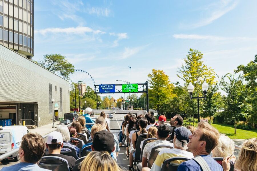 Chicago: Hop-on Hop-off Sightseeing Tour by Open-top Bus - Navy Pier and Lake Michigan views
