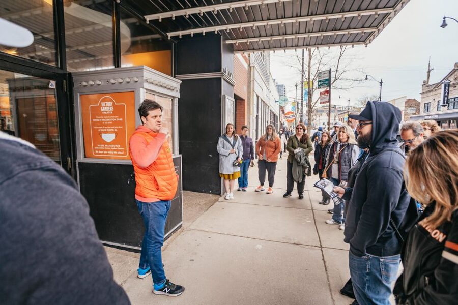 Chicago: Mob and Crime Bus Tour - River North, Harry Caray’s, and Holy Name Cathedral