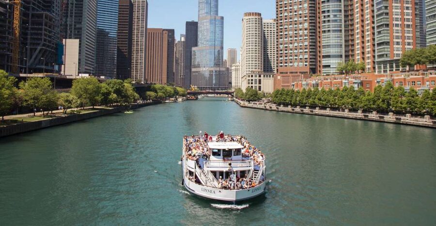 Chicago River: 1.5-Hour Guided Architecture Cruise - Key points to know before you board