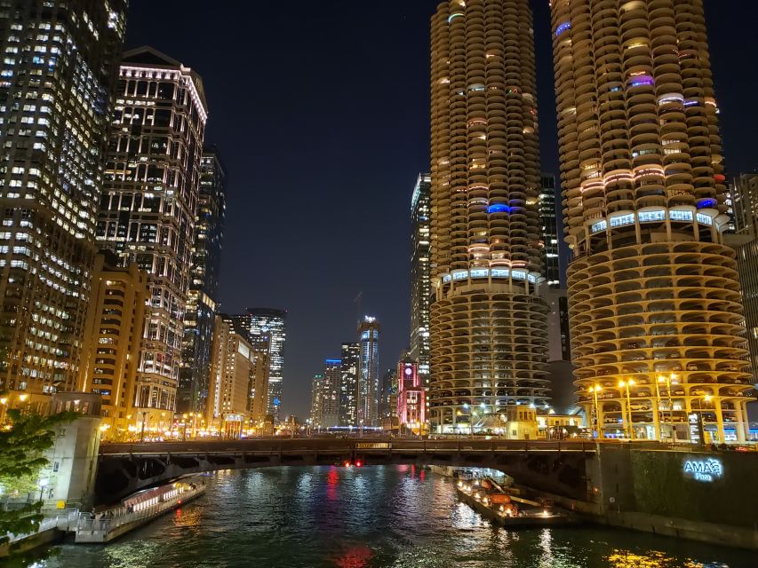 Chicago River: 1.5-Hour Guided Architecture Cruise - Open-air decks, indoor seating, and choosing your spot