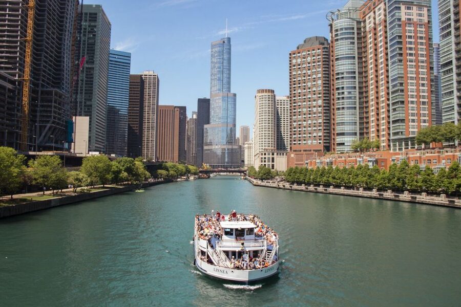 Chicago River: 1.5-Hour Guided Architecture Cruise - Boarding near the Wrigley Building