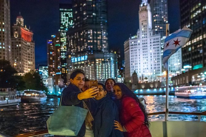 Chicago River 45-Minute Architecture Tour from Magnificent Mile - Michigan Avenue Bridge and the Wrigley Building
