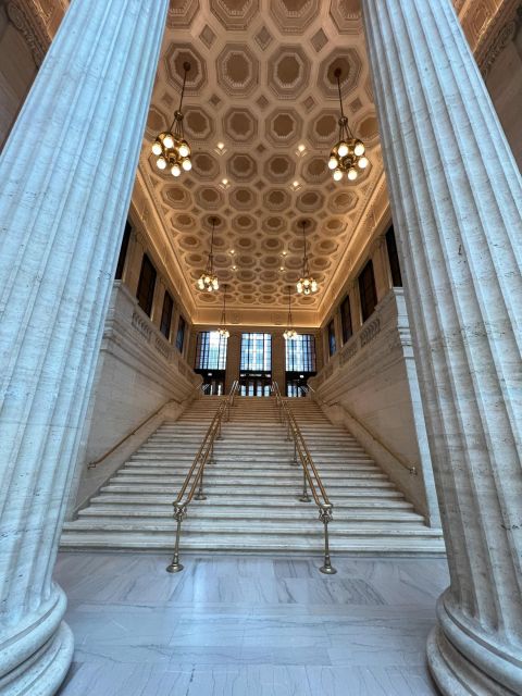 Chicago: Secret Interiors Architecture Walking Tour - The Rookery Building and the logic of a grand entrance