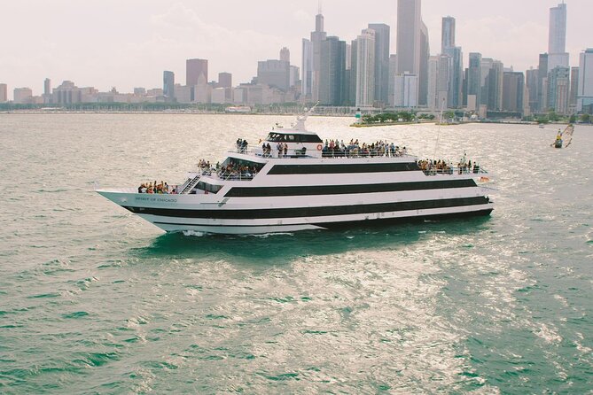 Chicago Signature Dinner Cruise on Lake Michigan - Sunset, city lights, and the best time to look outside
