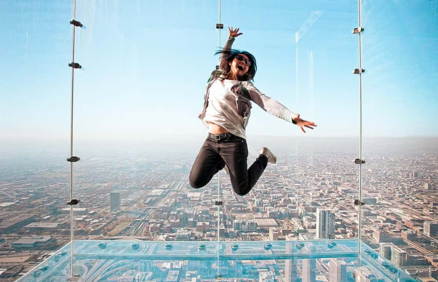 Chicago: Willis Tower Skydeck and The Ledge Ticket - Arriving at Willis Tower on South Wacker Drive