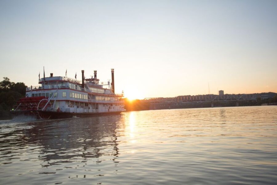 Cincinnati: Ohio River Cruise with Buffet Dinner - Key points to know before boarding