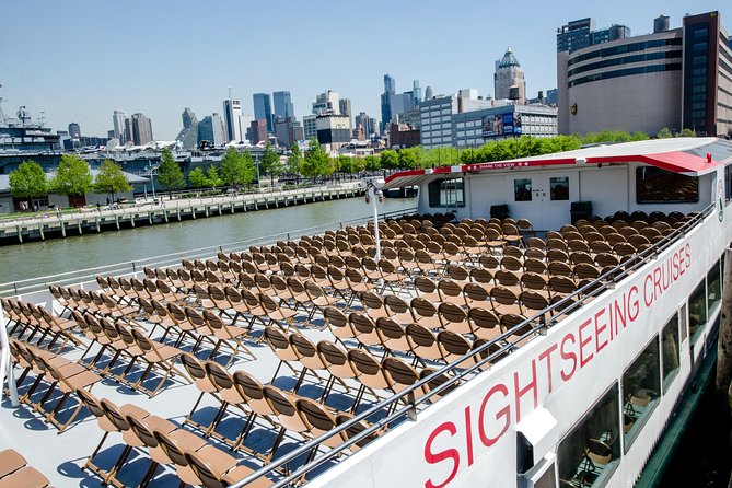 Circle Line: 2.5hr - Complete Manhattan Island Cruise - Statue of Liberty photo time