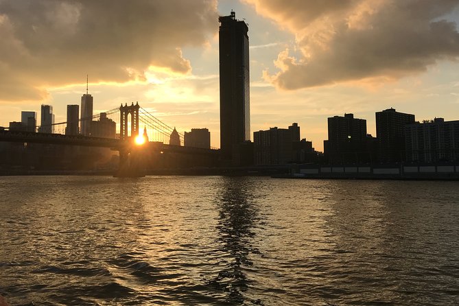 Circle Line: 2hr - New York City Harbor Lights Cruise - Boarding early pays off