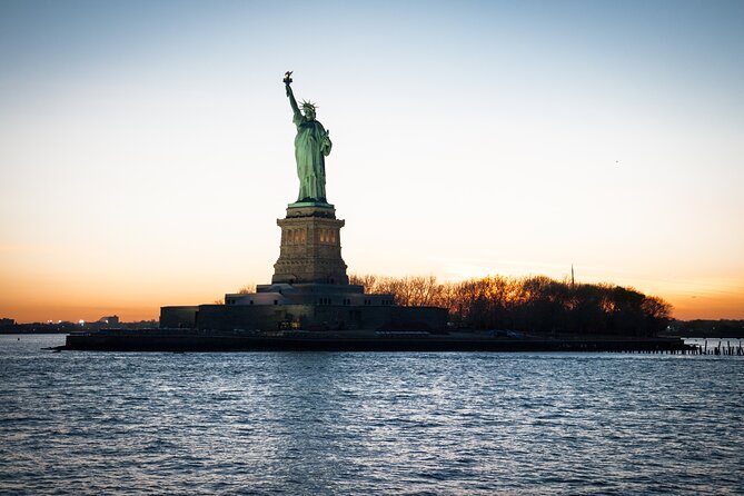 Circle Line: 2hr - New York City Harbor Lights Cruise - Brooklyn Bridge and the harbor view