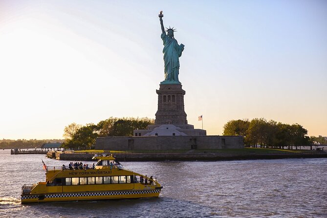 Circle Line: New York City Statue of Liberty Super Express Cruise - Guides turn a short ride into a history lesson