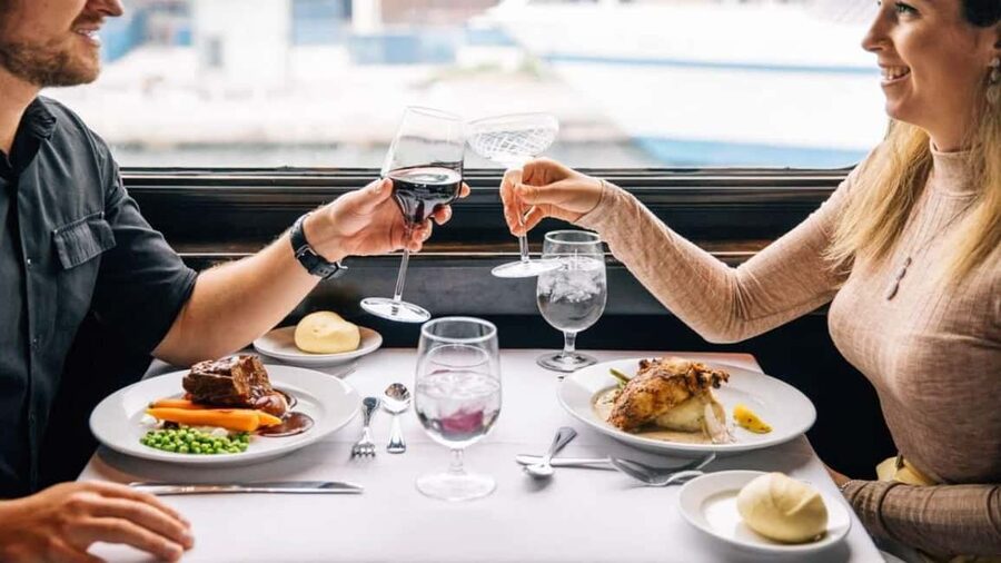 City Cruises Chicago: Premier Lunch or Dinner Cruise - Lunch, dinner, and the right time to go