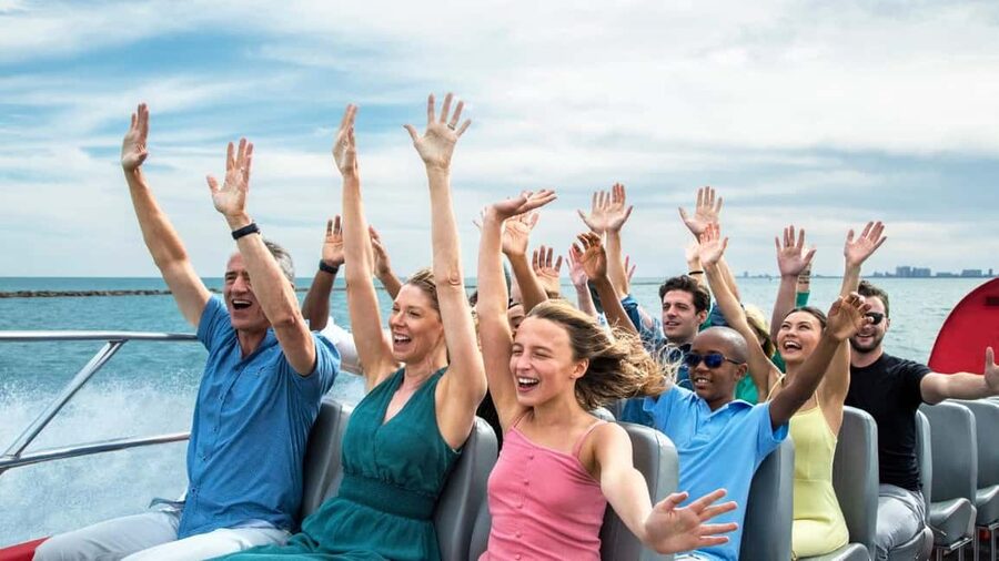 City Cruises Chicago: Seadog Lakefront Speedboat Ride - Standard Seadog or Extreme Thrill Ride?