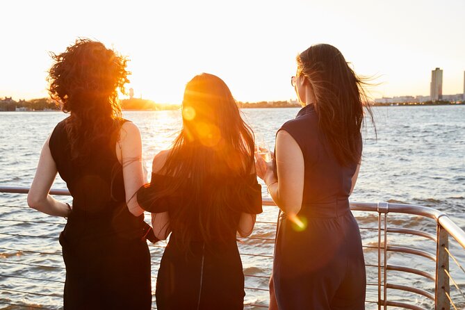 City Cruises New York: Signature Dinner Cruise - What This New York Dinner Cruise Is Really Like