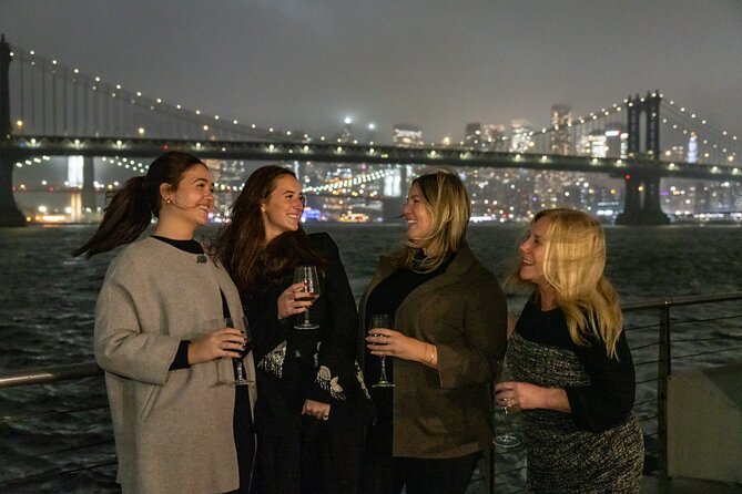 City Cruises New York: Signature Dinner Cruise - The Buffet: Plenty of Food, Mixed Expectations
