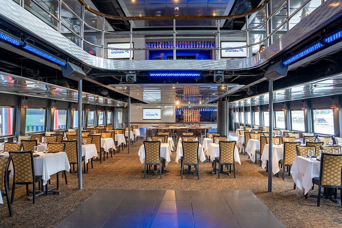 City Cruises New York: Signature Dinner Cruise - Drinks, Bathrooms, and Other Practical Details