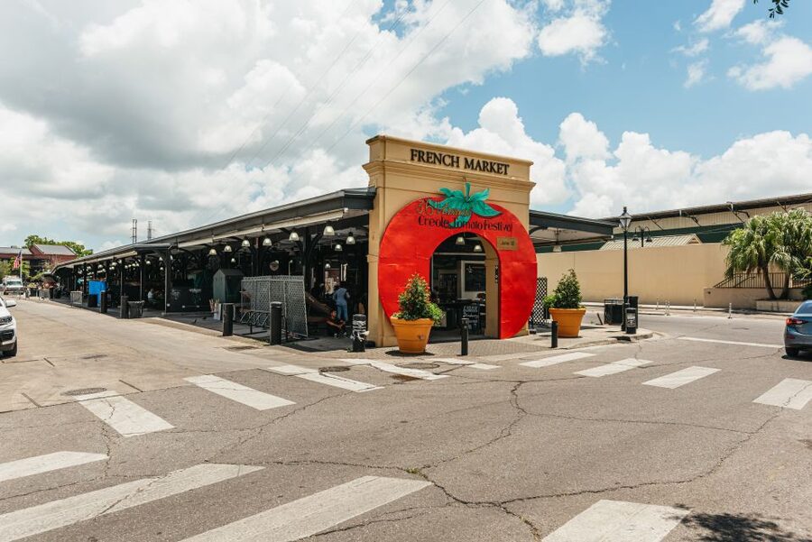 City Sightseeing New Orleans HOHO Bus Tour & Bookable Extras - Stops 16 to 18: Mardi Gras World, Julia Street, and the Mississippi River