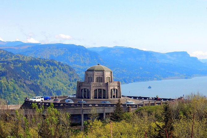 Columbia River Gorge Waterfalls Tour from Portland, OR - Crown Point and Vista House: the big opening view