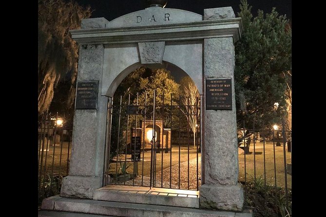 Creepy Crawl Night-Time Haunted Pub Walking Tour of Savannah's Historic District - Colonial Park Cemetery brings the strongest atmosphere