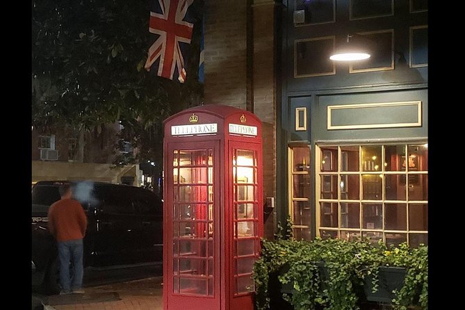 Creepy Crawl Night-Time Haunted Pub Walking Tour of Savannah's Historic District - The guide can make or break the night