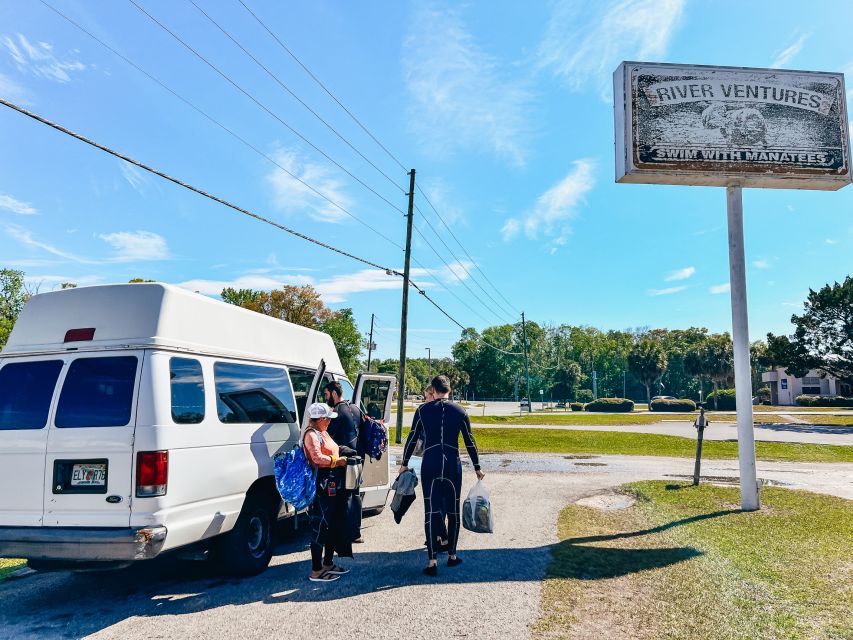 Crystal River: Manatee Snorkel Tour w/ In-Water Photographer - The short transfer to the boat