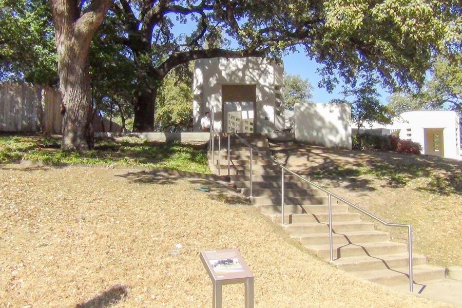 Dallas: JFK Assassination and Sixth Floor Museum Tour - The arrest location and the wider Dallas story