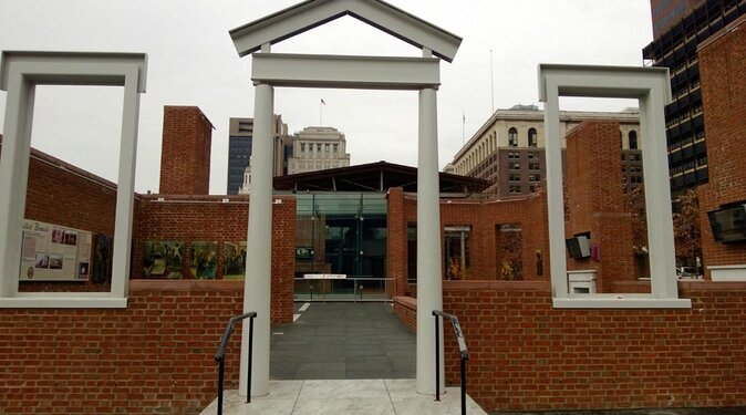 Dark Philly Adult Night Tour - Starting Near the Liberty Bell