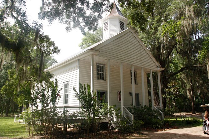 Daufuskie Island Guided History Tour from Hilton Head - Exploring Daufuskie by golf cart