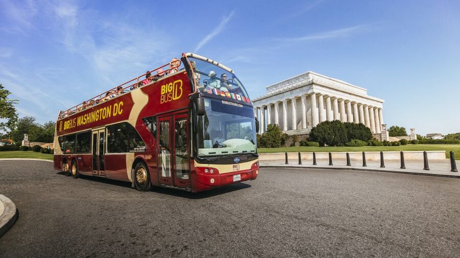 DC: Hop-on Hop-off Tour by Open-top Bus with 17 Stops - Timing, weather, and the small snags