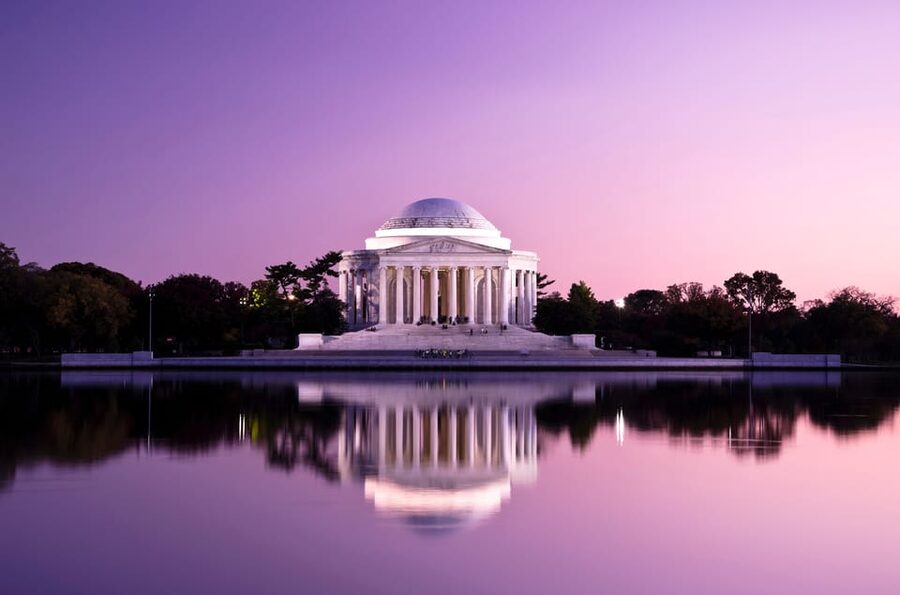 DC: Monuments & Memorials Sunset Tour by Open-top Bus - Why a sunset bus ride works well in Washington