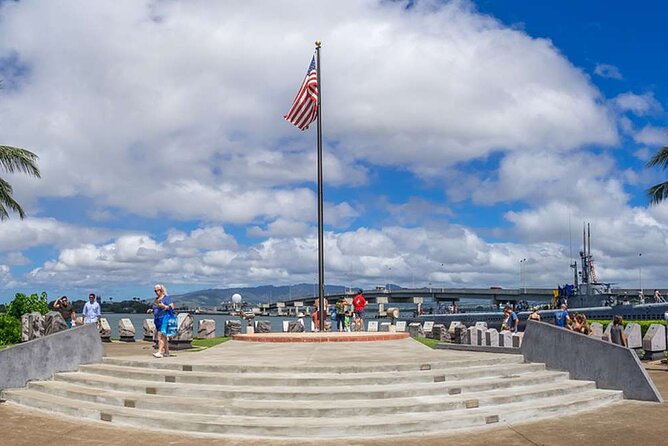 Deluxe Pearl Harbor USS Arizona Memorial and Honolulu City Tour - The USS Arizona Memorial is the heart of the morning