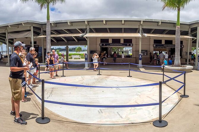 Deluxe Pearl Harbor USS Arizona Memorial and Honolulu City Tour - What the guides add to the drive