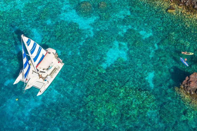 Deluxe Sail & Snorkel to the Captain Cook Monument - Lunch, Snacks, and Drinks