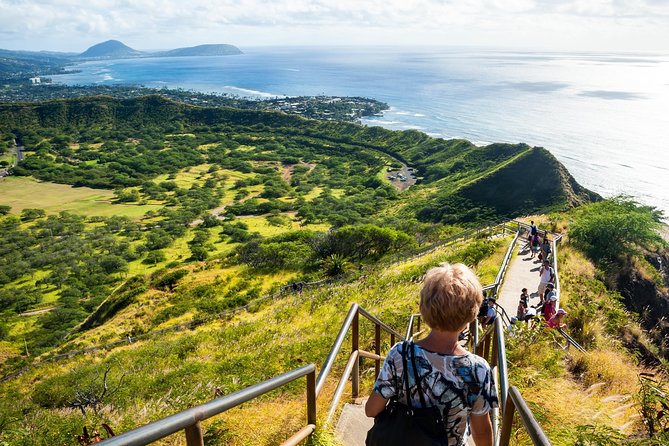 Diamond Head Crater - Arriving at the crater trailhead