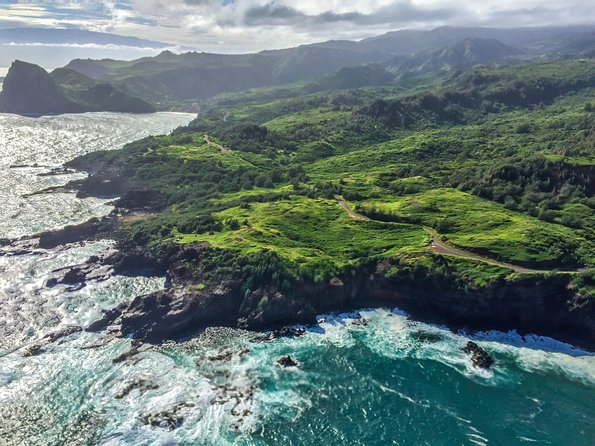 Doors Off West Maui and Molokai 45 minute Helicopter Tour - West Maui’s rainforest, coast, and beaches