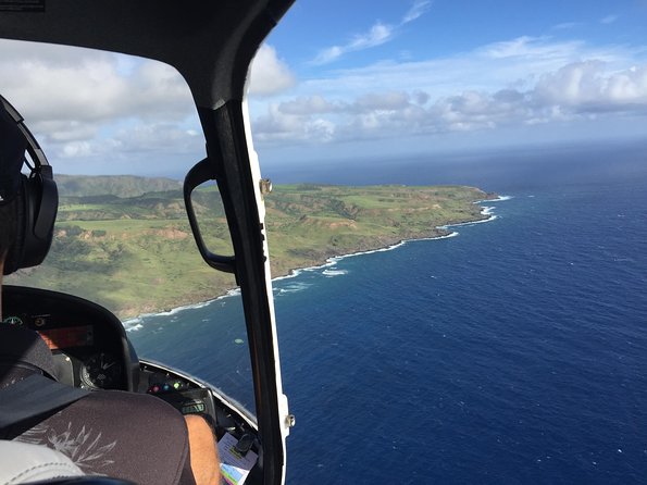 Doors Off West Maui and Molokai 45 minute Helicopter Tour - Taking photos with only a cell phone