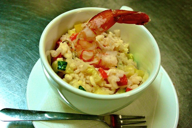 Downtown Charleston Food Tour - Guides who make or break the experience