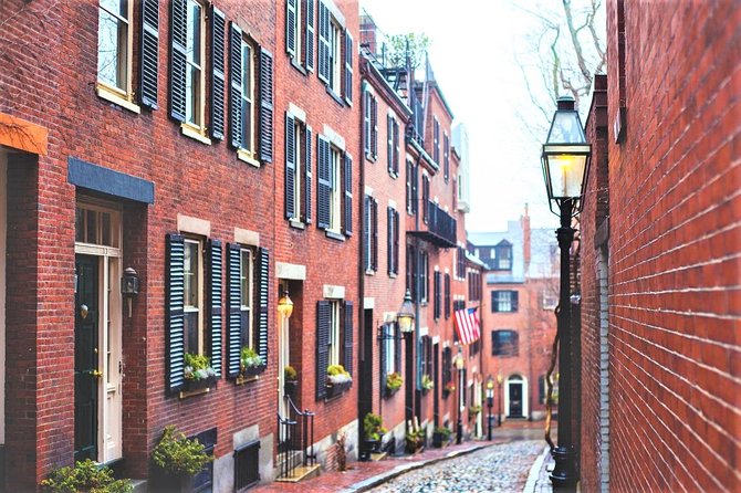Downtown Freedom Trail, Beacon Hill & Back Bay Walking Tour - Commonwealth Avenue and Back Bay’s brownstones